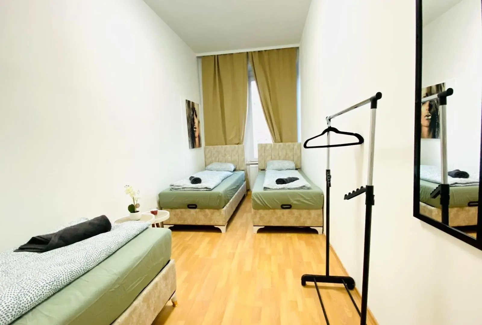 Comfortable 5Br Shared Apt Well Connected Location Viena