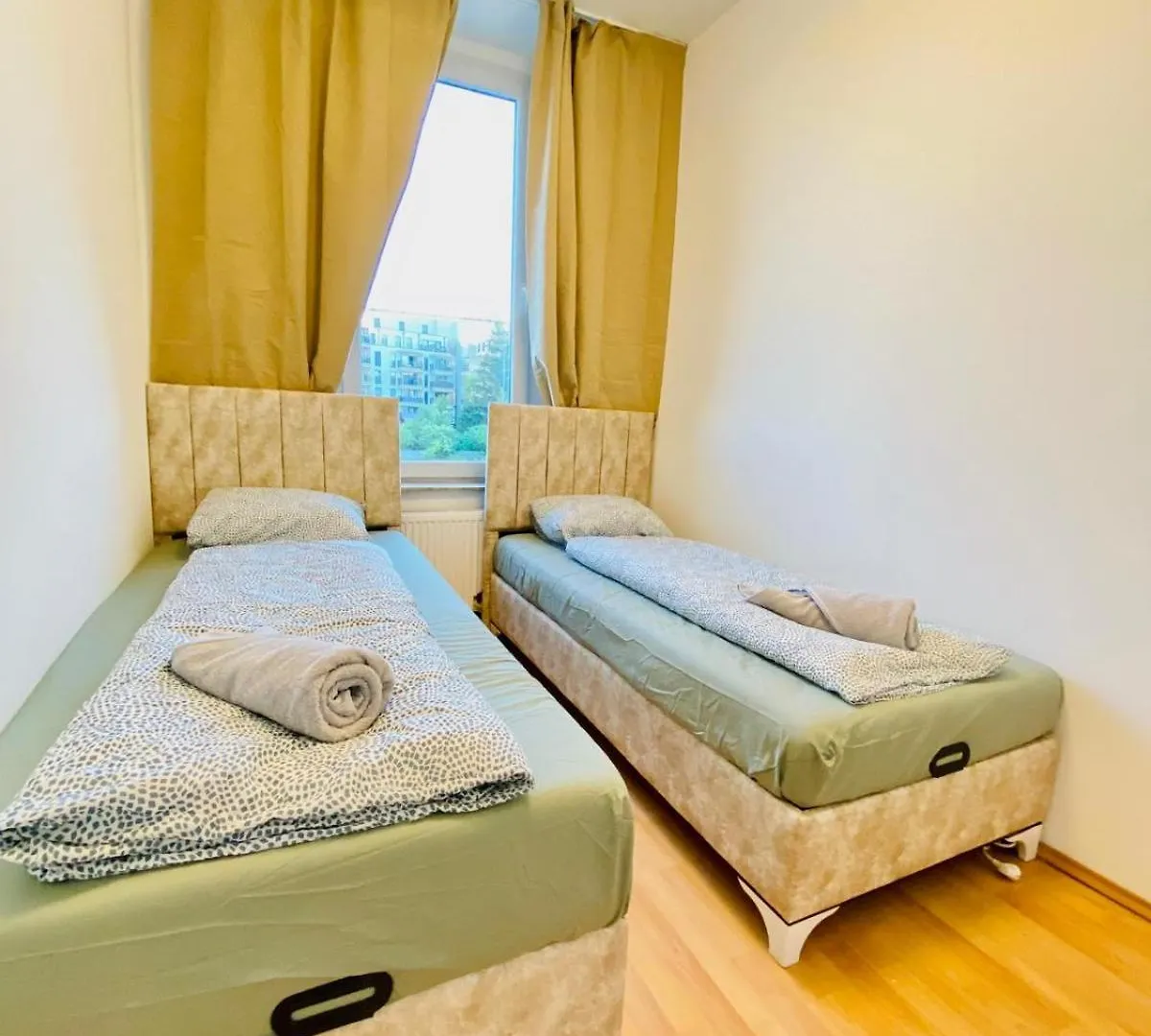 Comfortable 5Br Shared Apt Well Connected Location location