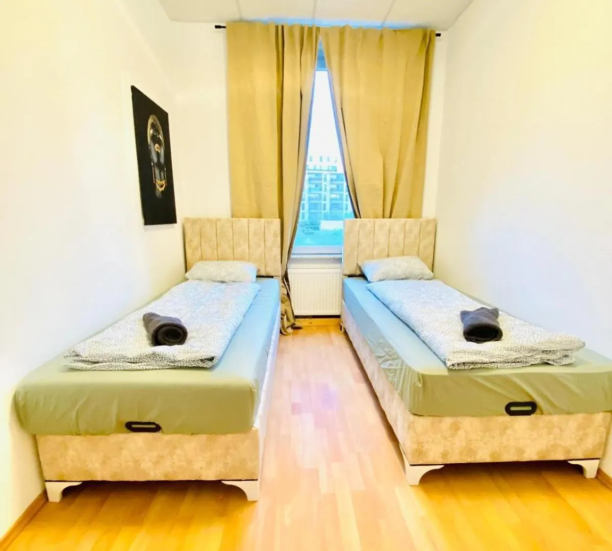 Апартаменты Comfortable 5Br Shared Apt Well Connected Location Вена Австрия