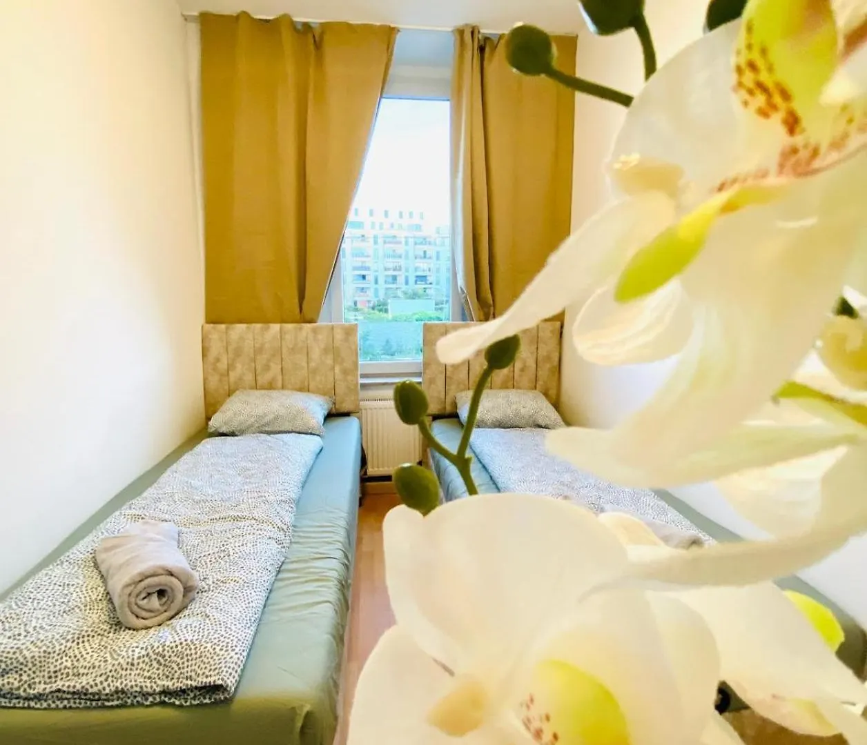 Comfortable 5Br Shared Apt Well Connected Location Вена 0*,